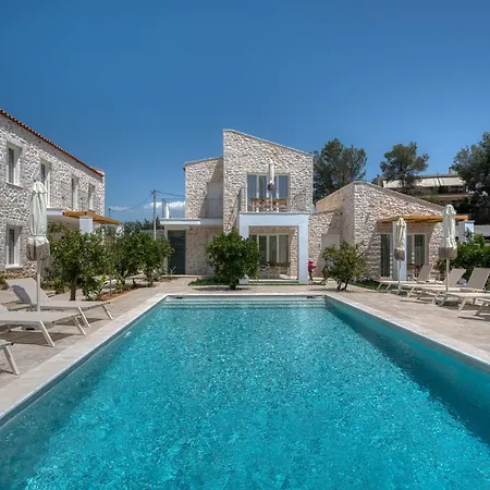 Petroulas Village Appart hôtel 4*