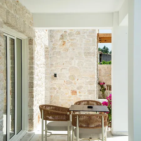 Petroulas Village Hotel apartamentowy
