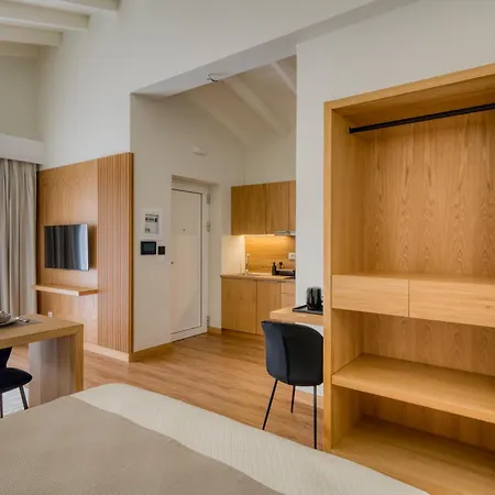 Petroulas Village Hotel apartamentowy