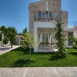 Petroulas Village 4*