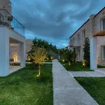 Petroulas Village نافبليو