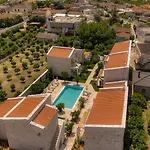 شقة فندقية Petroulas Village نافبليو