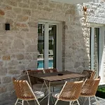 شقة فندقية Petroulas Village