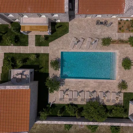 Petroulas Village 4*