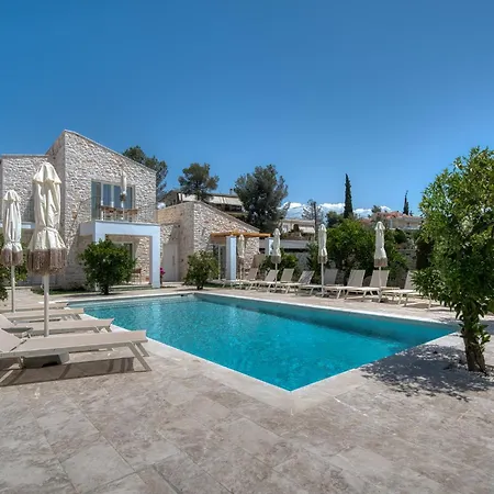 Aparthotel Petroulas Village