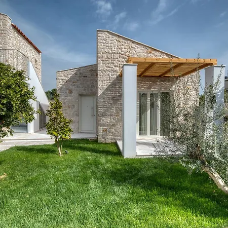 Petroulas Village Aparthotel