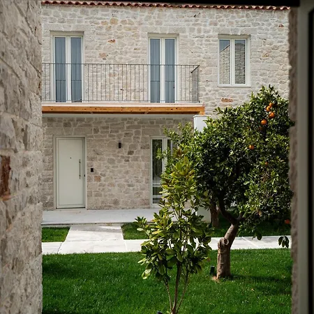 Petroulas Village Aparthotel 4*