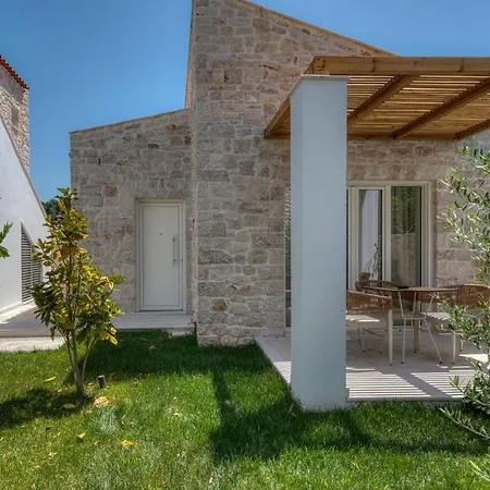 Petroulas Village Aparthotel