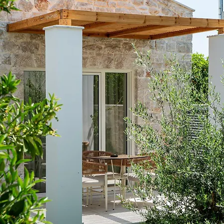 Petroulas Village 4*