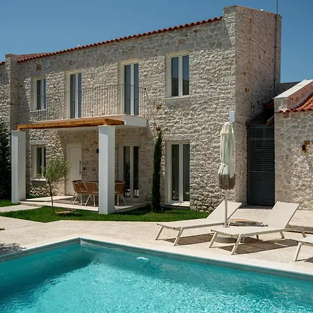 Petroulas Village 4*