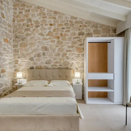 Petroulas Village Aparthotel 4*