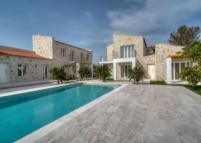 Petroulas Village 4*