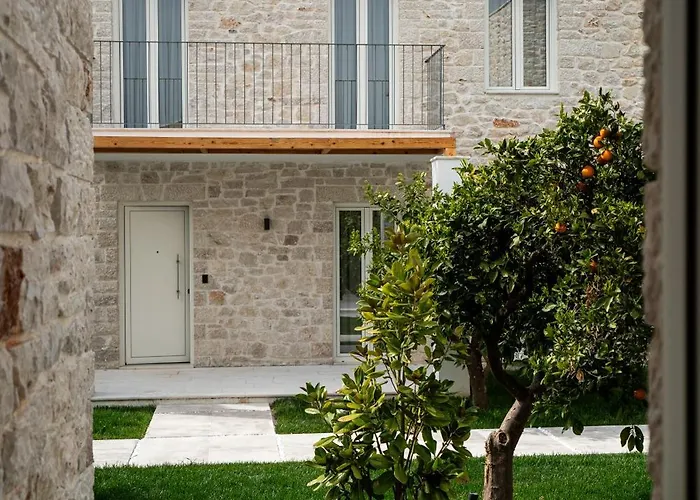 Petroulas Village Apart Otel 4*
