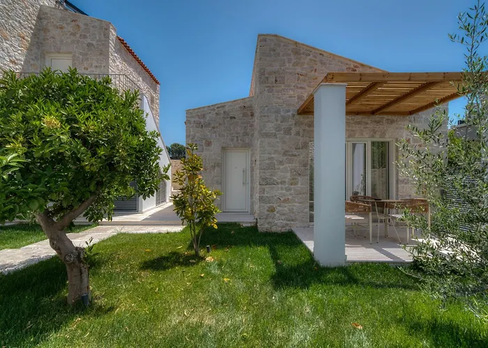 Apart Otel Petroulas Village 4*