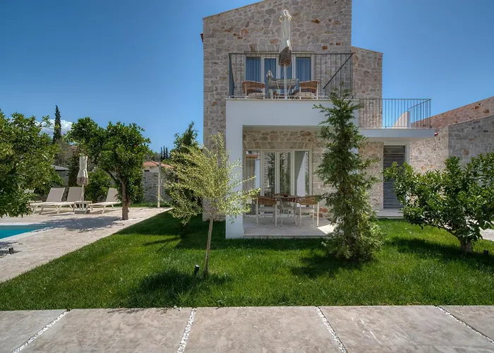 Petroulas Village 4*